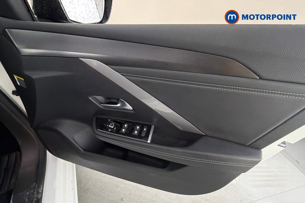 Vauxhall Astra GS Automatic Petrol Plug-In Hybrid Hatchback - Stock Number (1672200) - 19th supplementary image