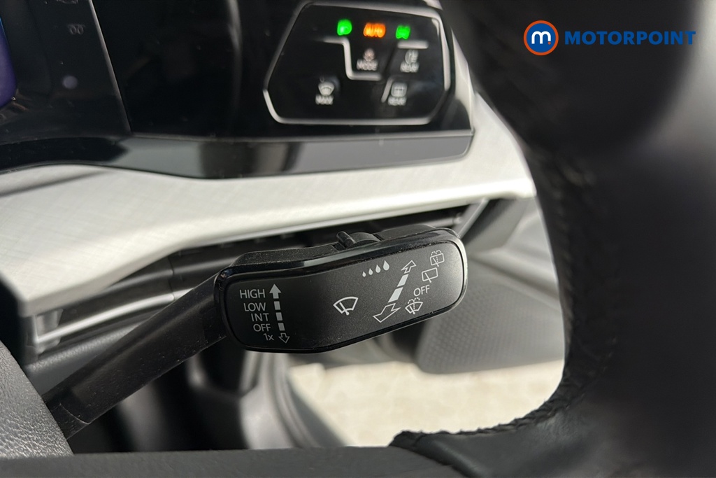 Volkswagen Golf Life Manual Petrol Estate - Stock Number (1672241) - 6th supplementary image