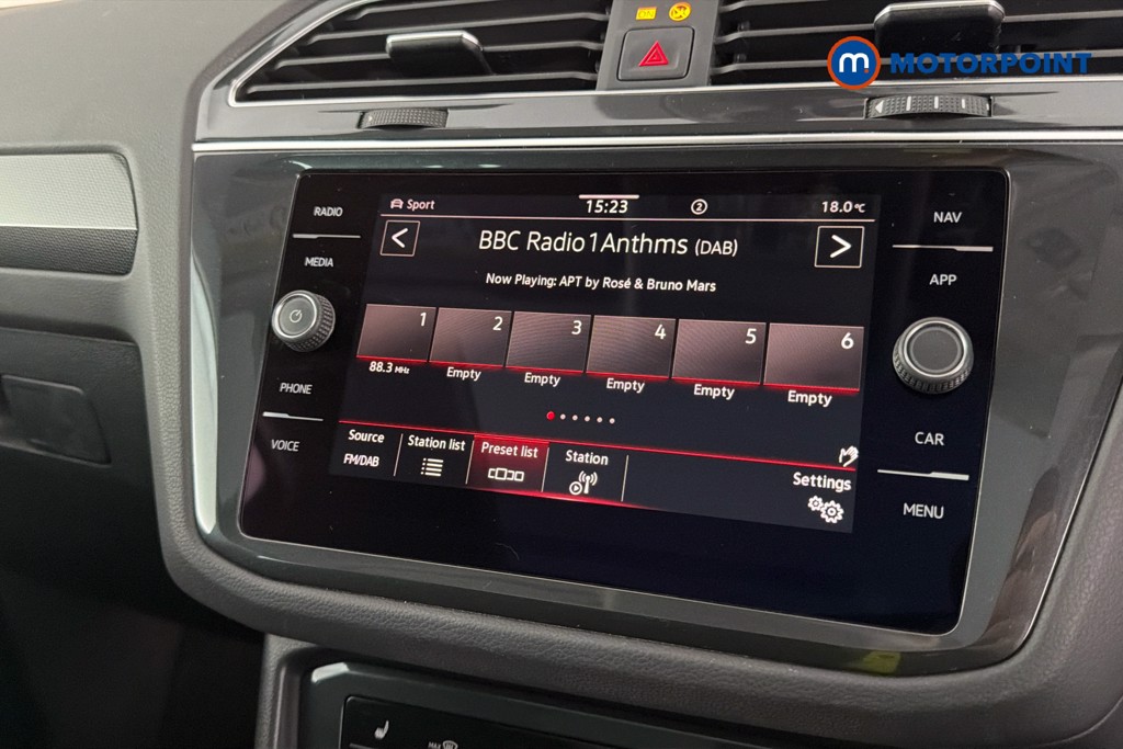 Volkswagen Tiguan Elegance Automatic Petrol Plug-In Hybrid SUV - Stock Number (1672852) - 9th supplementary image