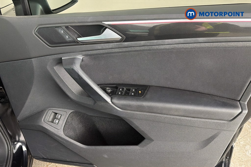 Volkswagen Tiguan Elegance Automatic Petrol Plug-In Hybrid SUV - Stock Number (1672852) - 19th supplementary image
