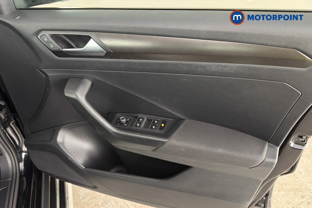 Volkswagen T-Roc SE Manual Diesel SUV - Stock Number (1672853) - 19th supplementary image