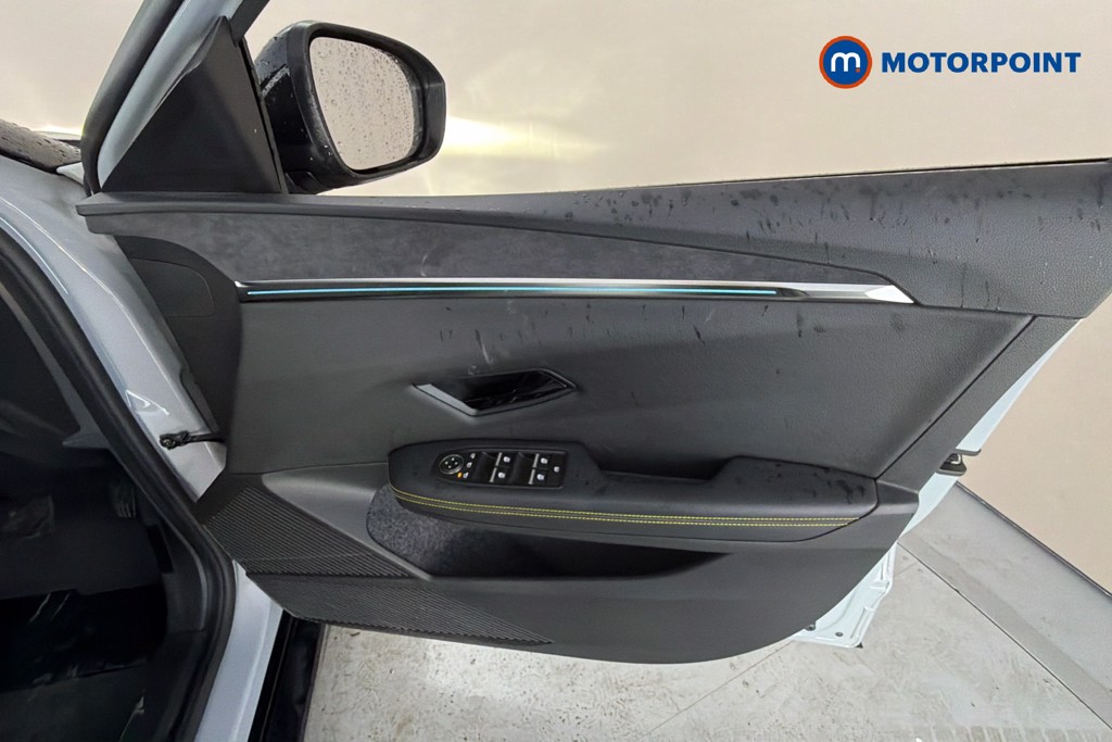 Renault Megane E-Tech Iconic Automatic Electric Hatchback - Stock Number (1673466) - 19th supplementary image