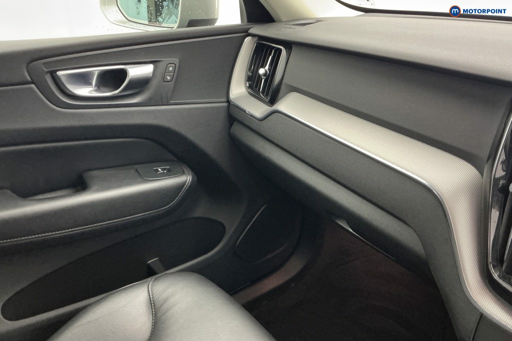 Volvo Xc60 Core Automatic Petrol SUV - Stock Number (1673624) - 11th supplementary image
