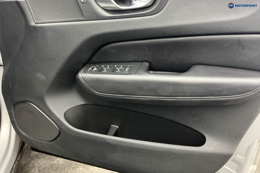 Volvo Xc60 Core Automatic Petrol SUV - Stock Number (1673624) - 16th supplementary image