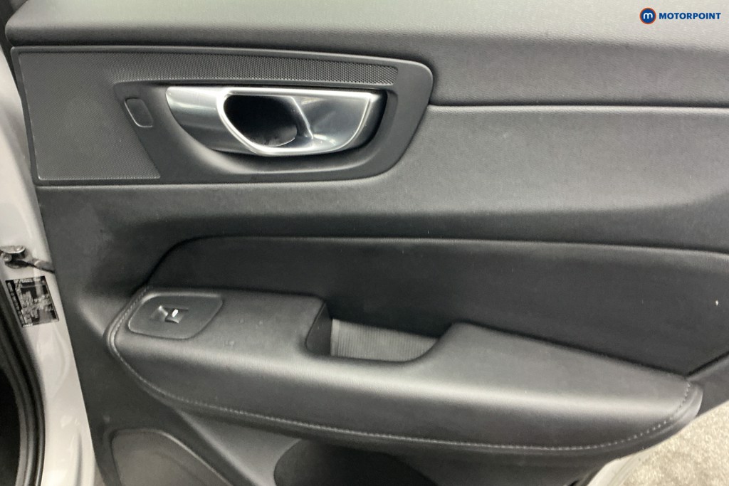 Volvo Xc60 Core Automatic Petrol SUV - Stock Number (1673624) - 21st supplementary image