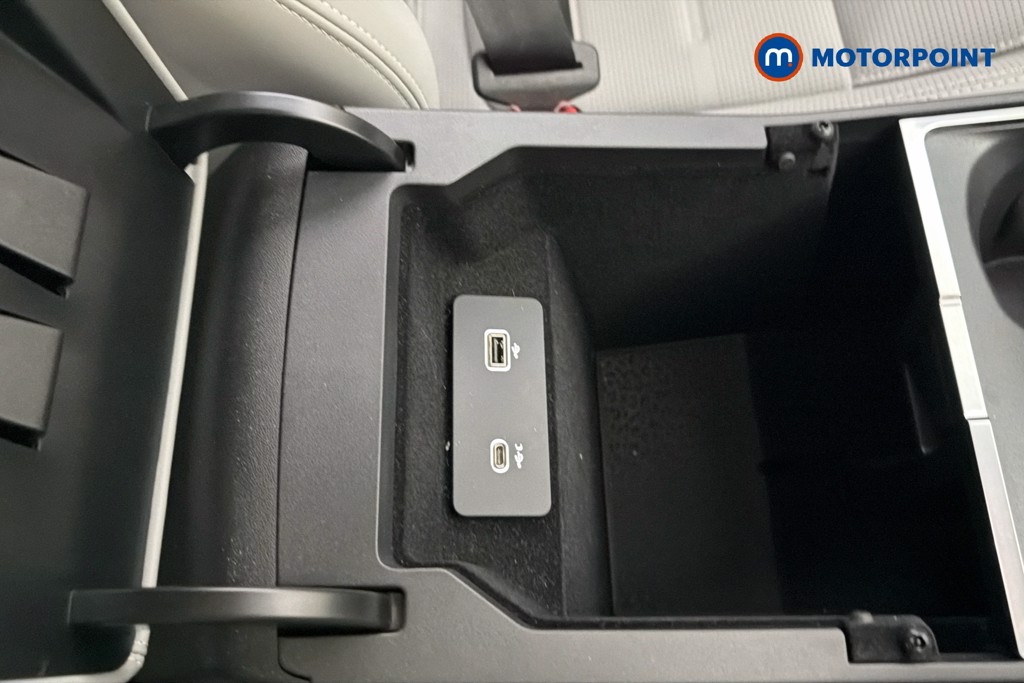 Jaguar E-Pace R-Dynamic Hse Black Automatic Petrol Plug-In Hybrid SUV - Stock Number (1673836) - 17th supplementary image