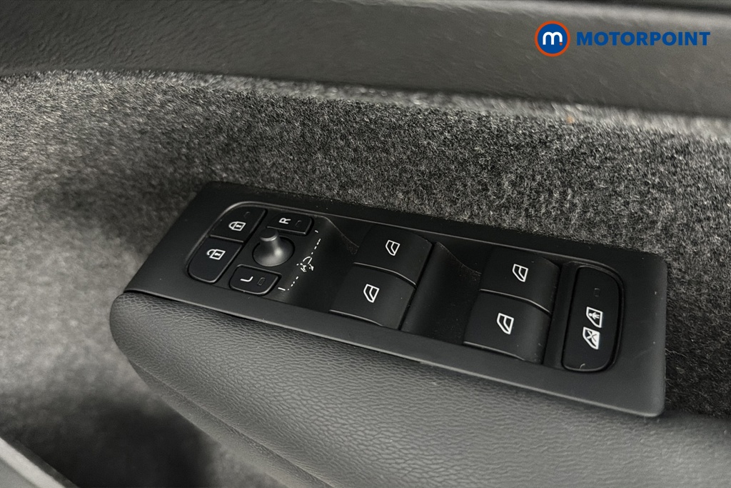 Volvo Xc40 Core Automatic Petrol SUV - Stock Number (1673987) - 19th supplementary image