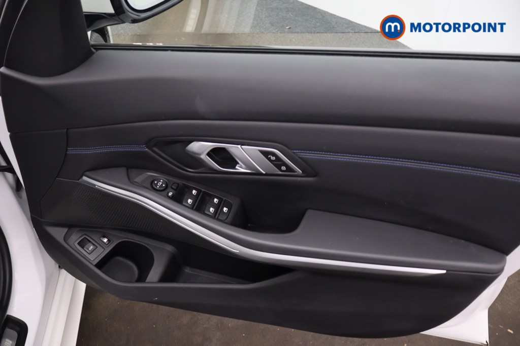 BMW 3 Series M Sport Automatic Petrol Plug-In Hybrid Estate - Stock Number (1650420) - 12th supplementary image