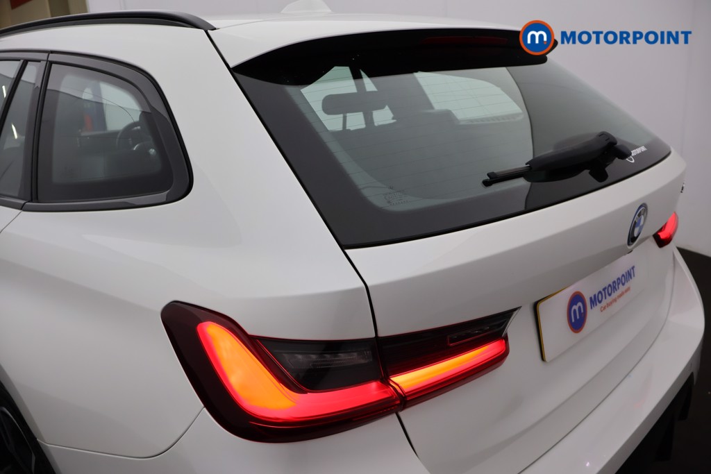 BMW 3 Series M Sport Automatic Petrol Plug-In Hybrid Estate - Stock Number (1650420) - 28th supplementary image