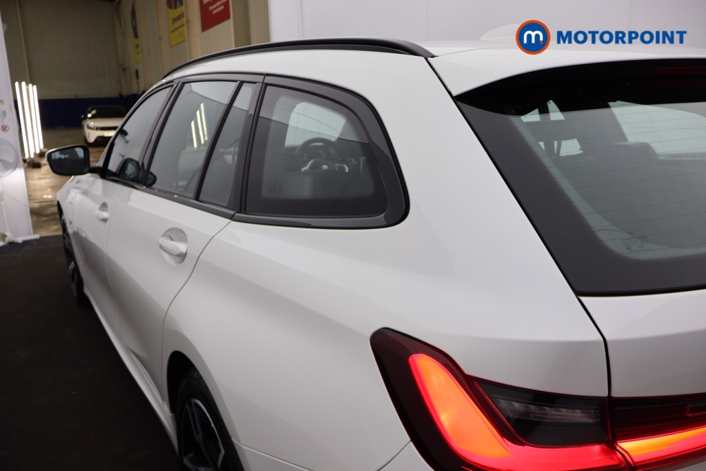 BMW 3 Series M Sport Automatic Petrol Plug-In Hybrid Estate - Stock Number (1650420) - 29th supplementary image
