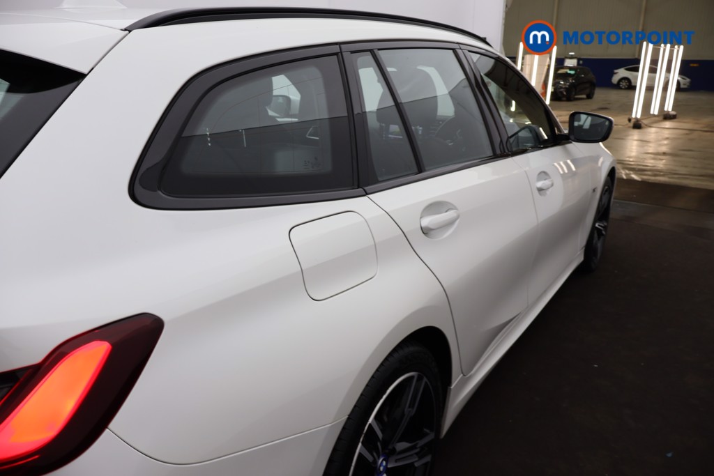 BMW 3 Series M Sport Automatic Petrol Plug-In Hybrid Estate - Stock Number (1650420) - 32nd supplementary image