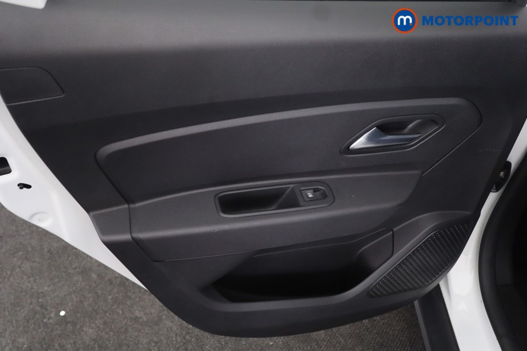 Dacia Duster Comfort Manual Petrol SUV - Stock Number (1655683) - 29th supplementary image