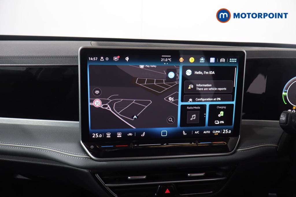 Volkswagen Passat Life Automatic Petrol Plug-In Hybrid Estate - Stock Number (1659624) - 2nd supplementary image