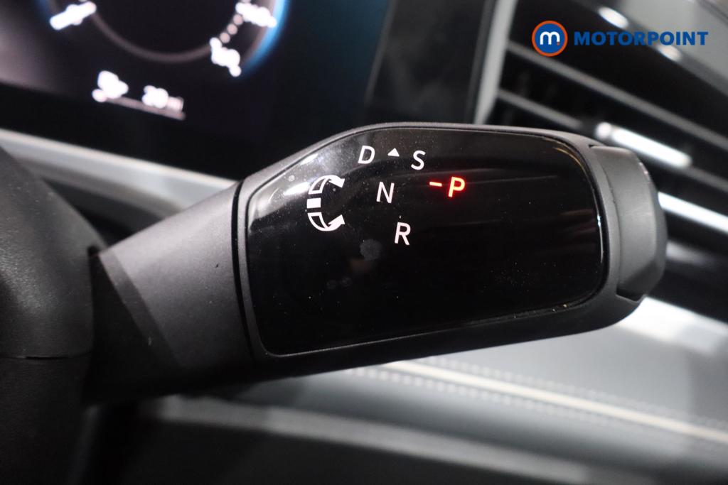 Volkswagen Passat Life Automatic Petrol Plug-In Hybrid Estate - Stock Number (1659624) - 17th supplementary image