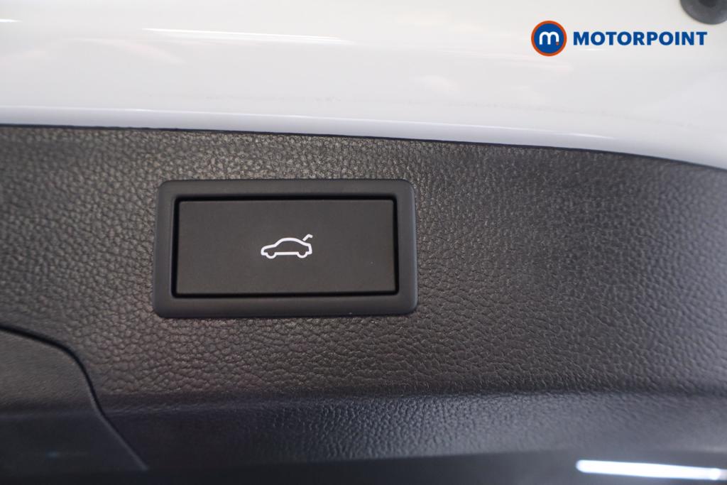 Volkswagen Passat Life Automatic Petrol Plug-In Hybrid Estate - Stock Number (1659624) - 26th supplementary image