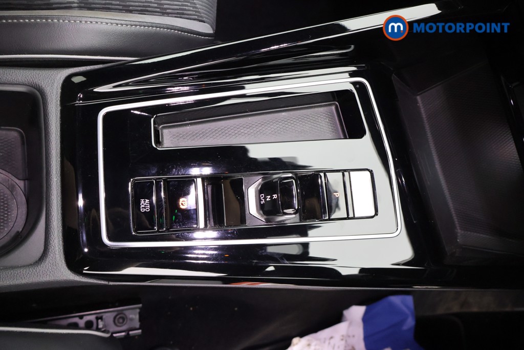 Volkswagen Golf R-Line Automatic Petrol Hatchback - Stock Number (1661878) - 9th supplementary image