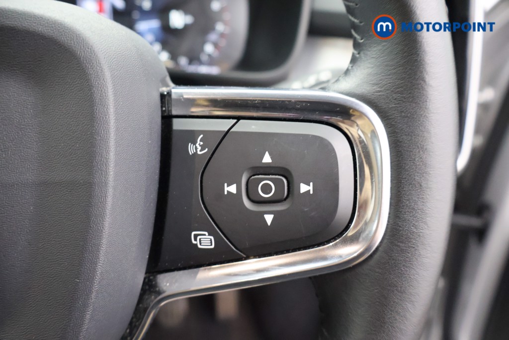 Volvo Xc40 Momentum Pro Manual Petrol SUV - Stock Number (1663597) - 3rd supplementary image