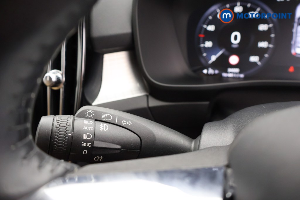 Volvo Xc40 Momentum Pro Manual Petrol SUV - Stock Number (1663597) - 5th supplementary image