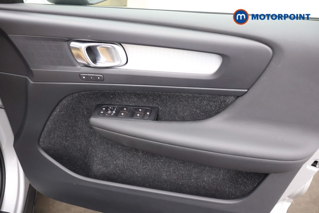 Volvo Xc40 Momentum Pro Manual Petrol SUV - Stock Number (1663597) - 12th supplementary image
