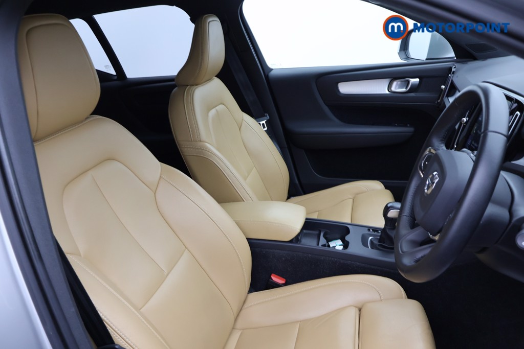 Volvo Xc40 Momentum Pro Manual Petrol SUV - Stock Number (1663597) - 14th supplementary image