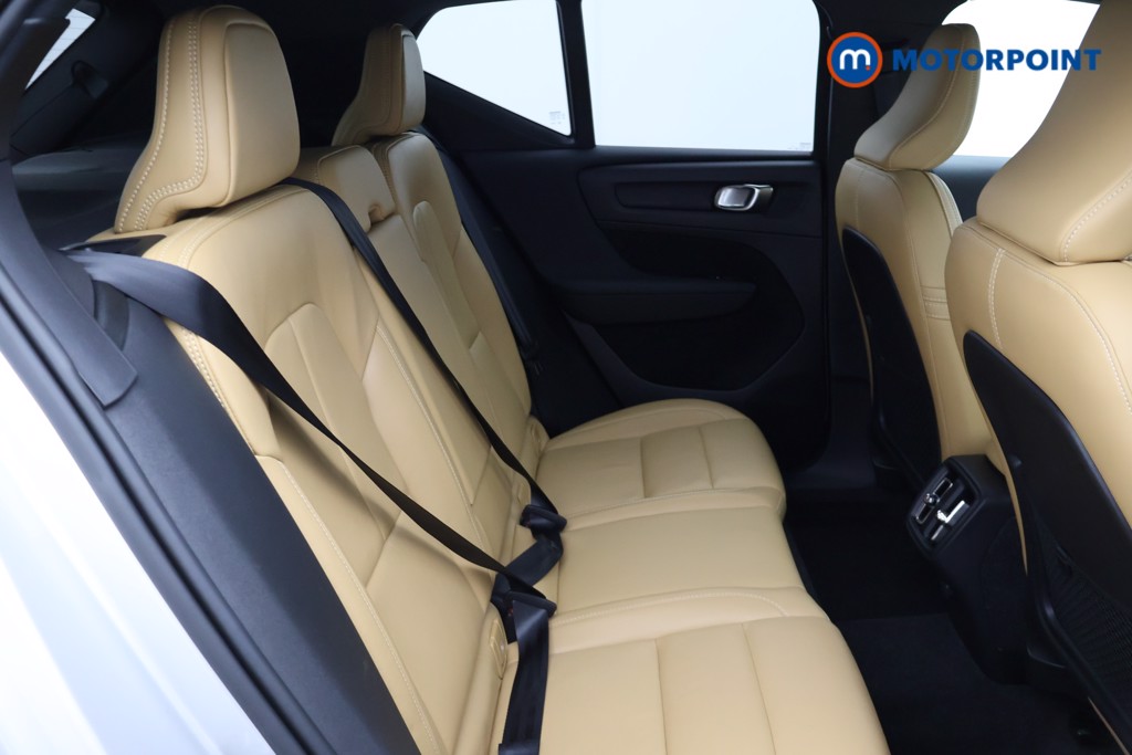 Volvo Xc40 Momentum Pro Manual Petrol SUV - Stock Number (1663597) - 17th supplementary image
