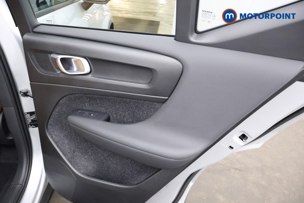 Volvo Xc40 Momentum Pro Manual Petrol SUV - Stock Number (1663597) - 20th supplementary image