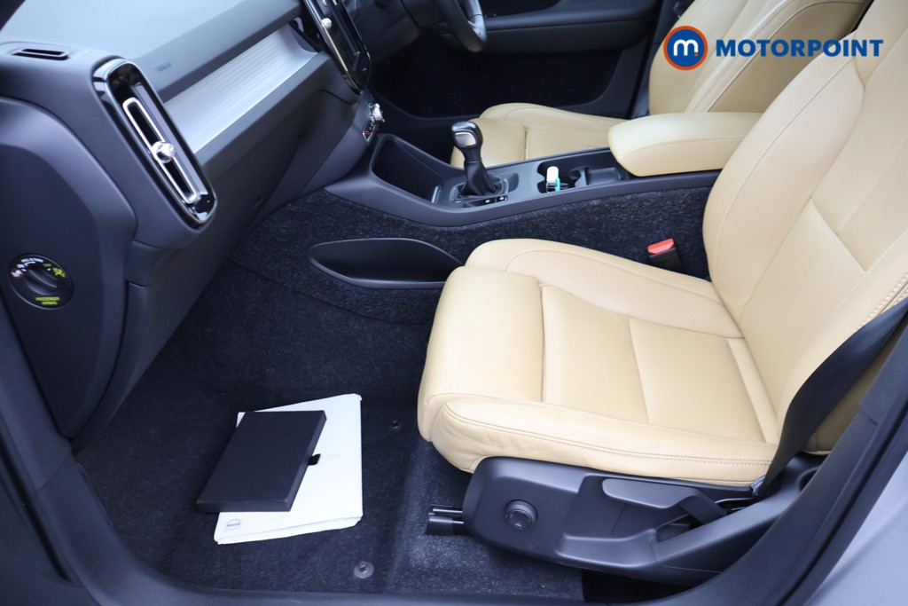 Volvo Xc40 Momentum Pro Manual Petrol SUV - Stock Number (1663597) - 23rd supplementary image