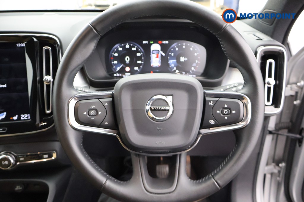 Volvo Xc40 Momentum Pro Manual Petrol SUV - Stock Number (1663597) - 1st supplementary image