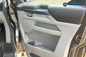 Ford Tourneo Custom Active Automatic Electric Standard Roof Minibus - Stock Number (1664638) - 18th supplementary image