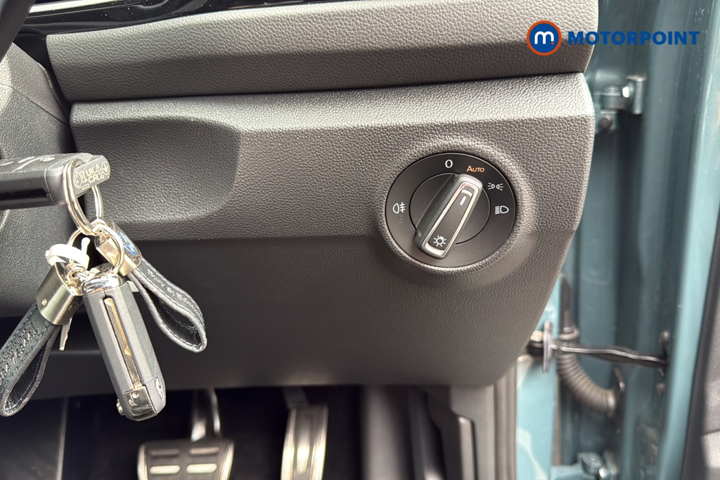 Volkswagen T-Roc R-Line Automatic Petrol SUV - Stock Number (1665210) - 11th supplementary image