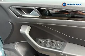 Volkswagen T-Roc R-Line Automatic Petrol SUV - Stock Number (1665210) - 19th supplementary image