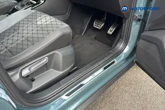 Volkswagen T-Roc R-Line Automatic Petrol SUV - Stock Number (1665210) - 24th supplementary image