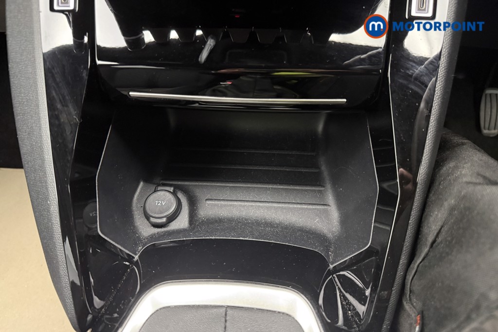 Peugeot 2008 Allure Manual Petrol SUV - Stock Number (1665926) - 17th supplementary image