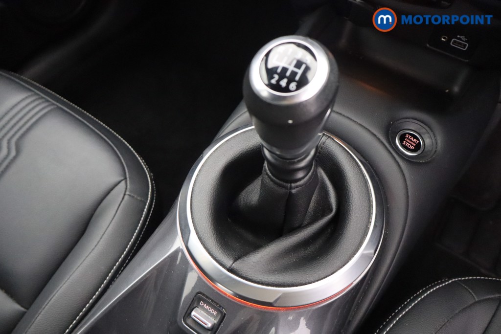 Nissan Juke Tekna Manual Petrol SUV - Stock Number (1667021) - 4th supplementary image