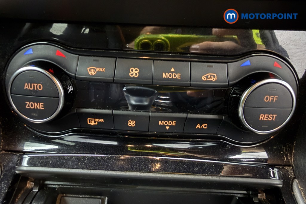 Infiniti Q30 Sport Automatic Petrol Hatchback - Stock Number (1667045) - 32nd supplementary image