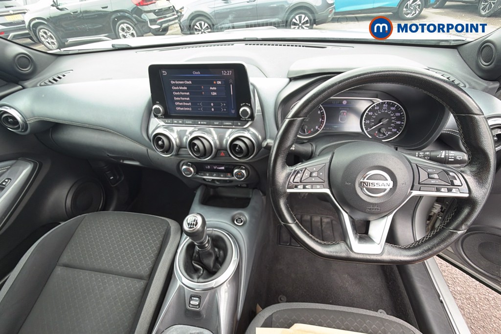 Nissan Juke N-Connecta Manual Petrol SUV - Stock Number (1667988) - 4th supplementary image