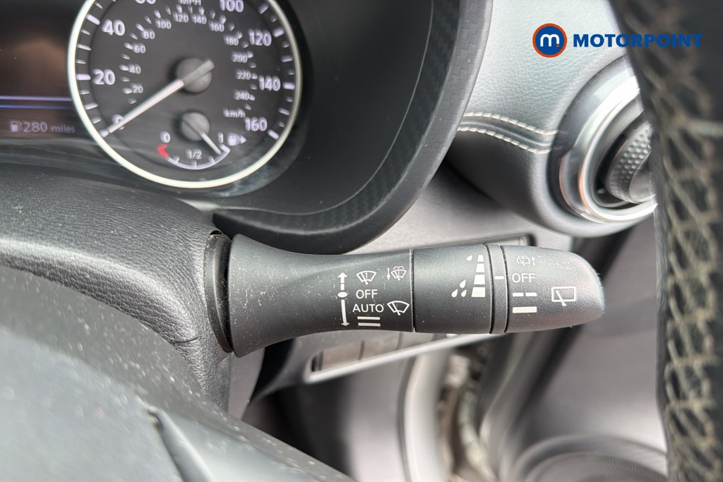 Nissan Juke N-Connecta Manual Petrol SUV - Stock Number (1667988) - 10th supplementary image