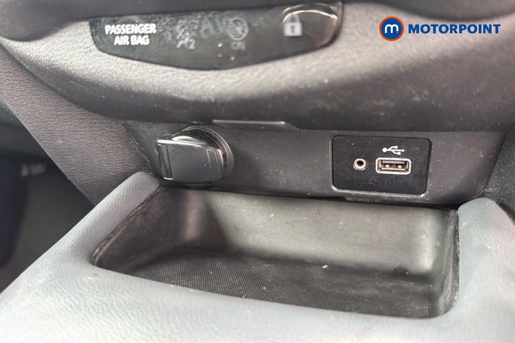Nissan Juke N-Connecta Manual Petrol SUV - Stock Number (1667988) - 14th supplementary image