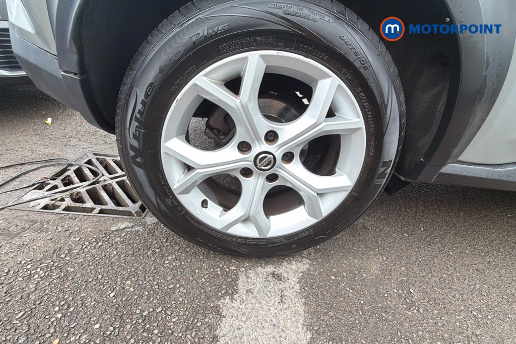Nissan Juke N-Connecta Manual Petrol SUV - Stock Number (1667988) - 27th supplementary image