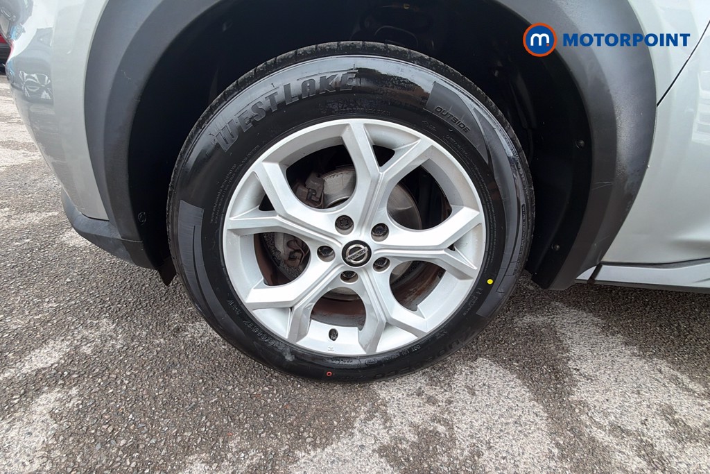 Nissan Juke N-Connecta Manual Petrol SUV - Stock Number (1667988) - 38th supplementary image
