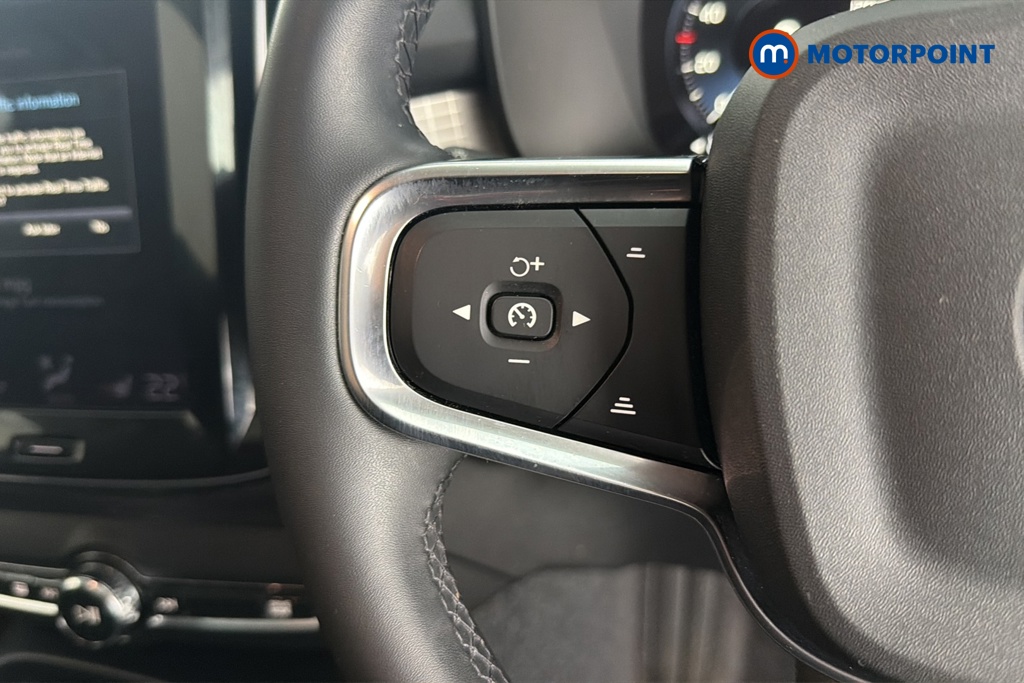 Volvo Xc40 Momentum Automatic Petrol SUV - Stock Number (1669133) - 4th supplementary image