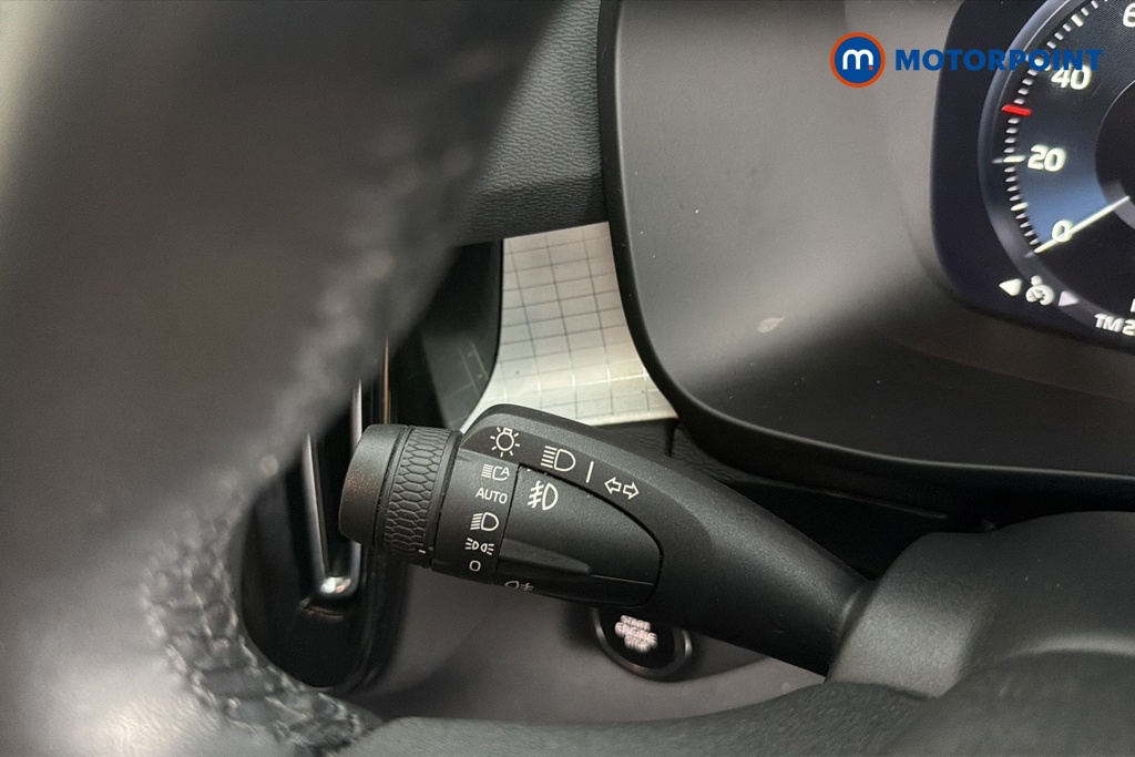 Volvo Xc40 Momentum Automatic Petrol SUV - Stock Number (1669133) - 5th supplementary image