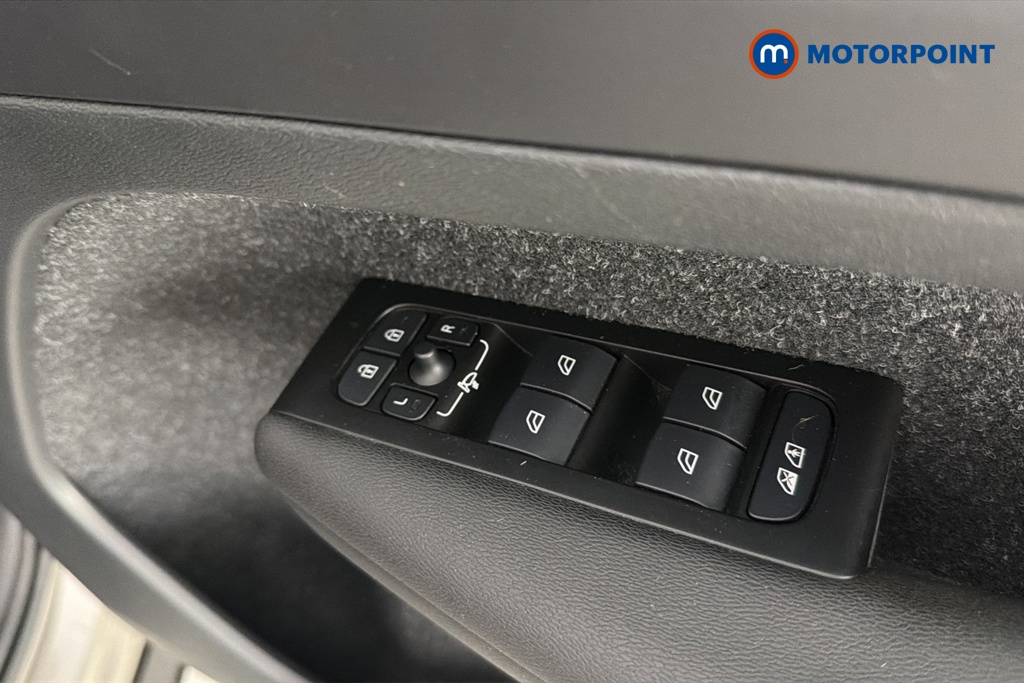 Volvo Xc40 Momentum Automatic Petrol SUV - Stock Number (1669133) - 19th supplementary image