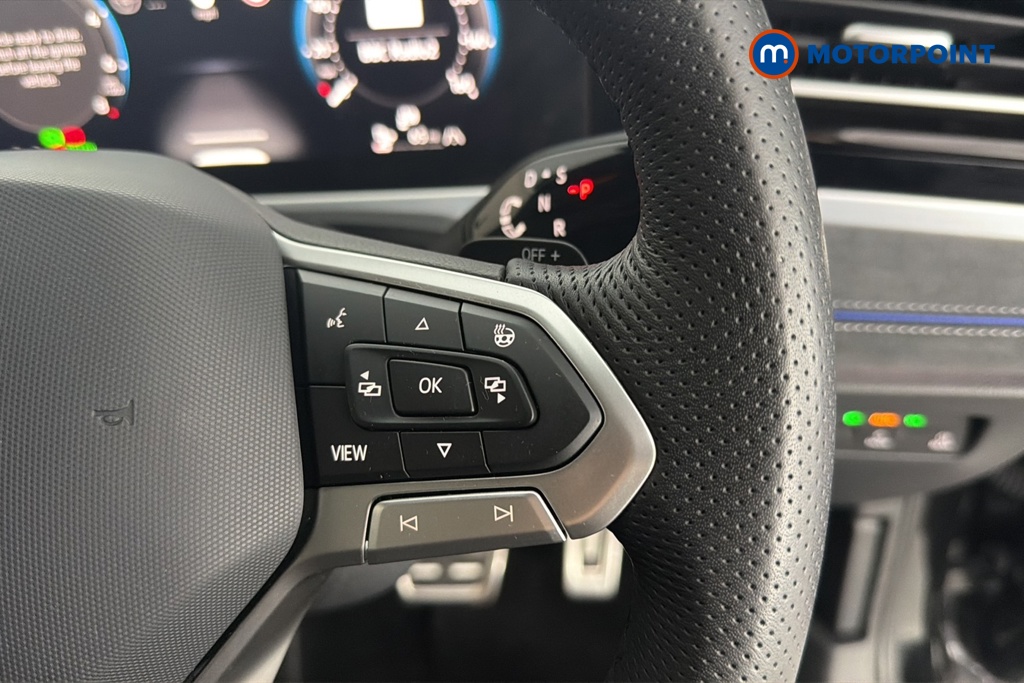 Volkswagen Passat R-Line Automatic Petrol Plug-In Hybrid Estate - Stock Number (1669385) - 3rd supplementary image