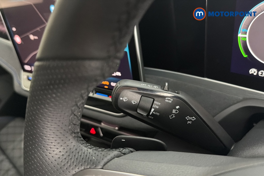 Volkswagen Passat R-Line Automatic Petrol Plug-In Hybrid Estate - Stock Number (1669385) - 5th supplementary image
