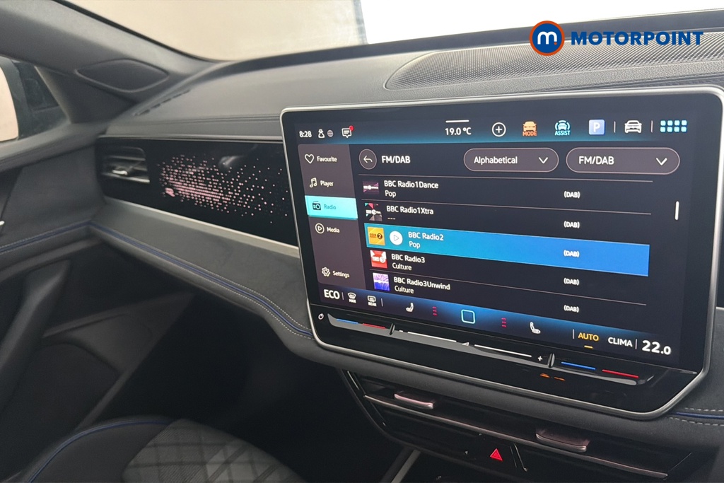 Volkswagen Passat R-Line Automatic Petrol Plug-In Hybrid Estate - Stock Number (1669385) - 8th supplementary image