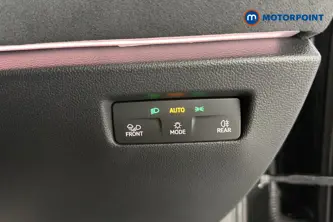 Volkswagen Passat R-Line Automatic Petrol Plug-In Hybrid Estate - Stock Number (1669385) - 11th supplementary image