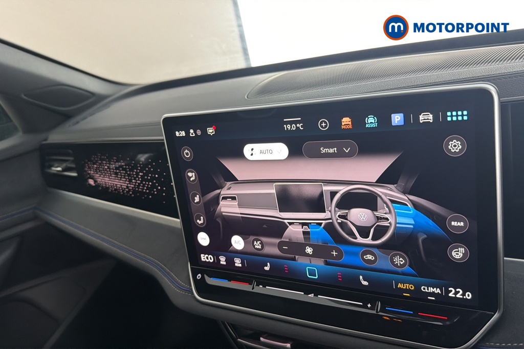 Volkswagen Passat R-Line Automatic Petrol Plug-In Hybrid Estate - Stock Number (1669385) - 12th supplementary image