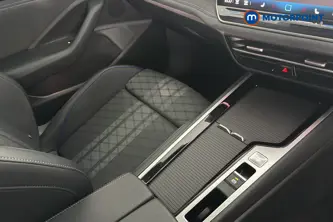 Volkswagen Passat R-Line Automatic Petrol Plug-In Hybrid Estate - Stock Number (1669385) - 15th supplementary image