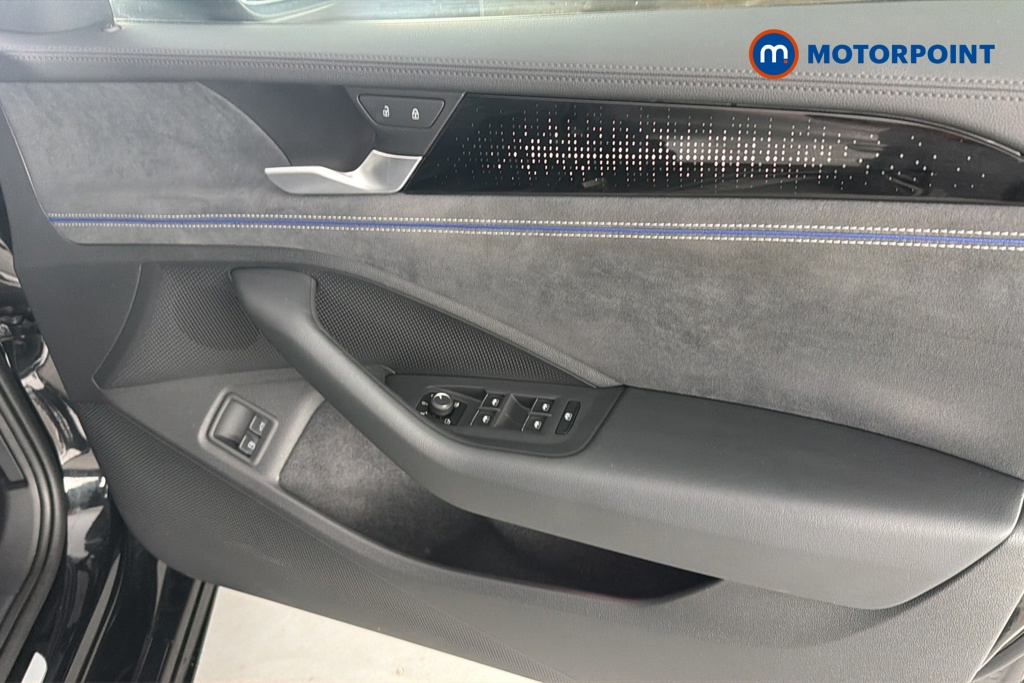 Volkswagen Passat R-Line Automatic Petrol Plug-In Hybrid Estate - Stock Number (1669385) - 18th supplementary image